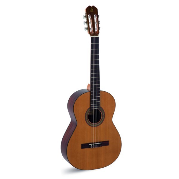 Kitarski SET: klasična kitara Malaga, torba, pručka, uglaševalec, dodatne strune in stojalo