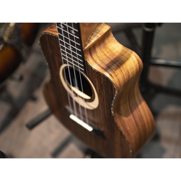 Tenorski elektro-akustični ukulele Dimavery UK-200