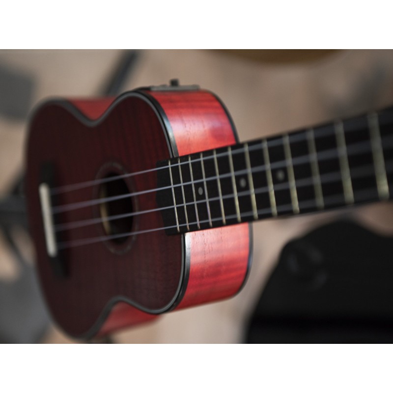 Sopranski elektro-akustični ukulele Dimavery UK-100